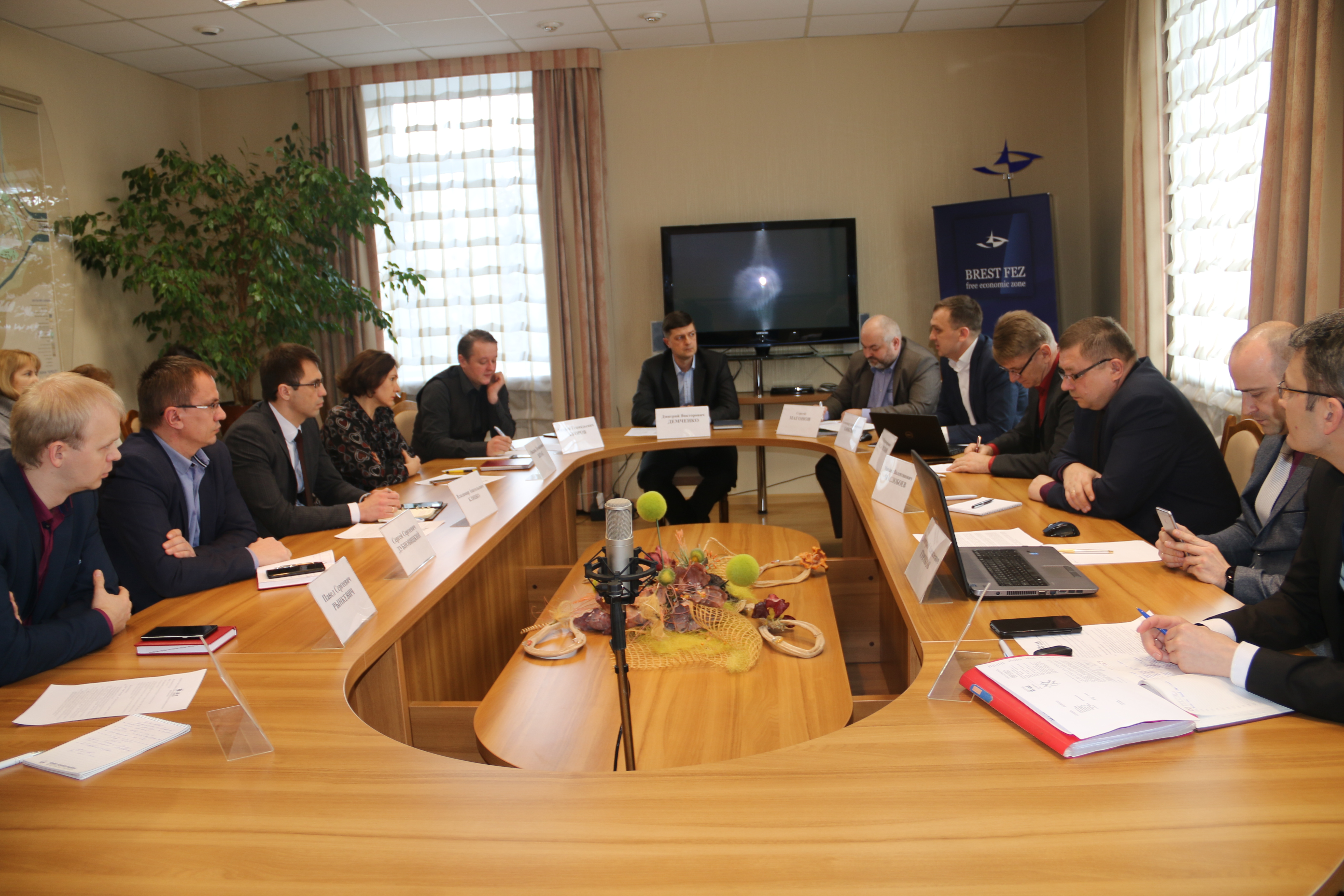 v-breste-sostoyalsya-tretij-kruglyij-stol-organizovannyij-po-inicziati